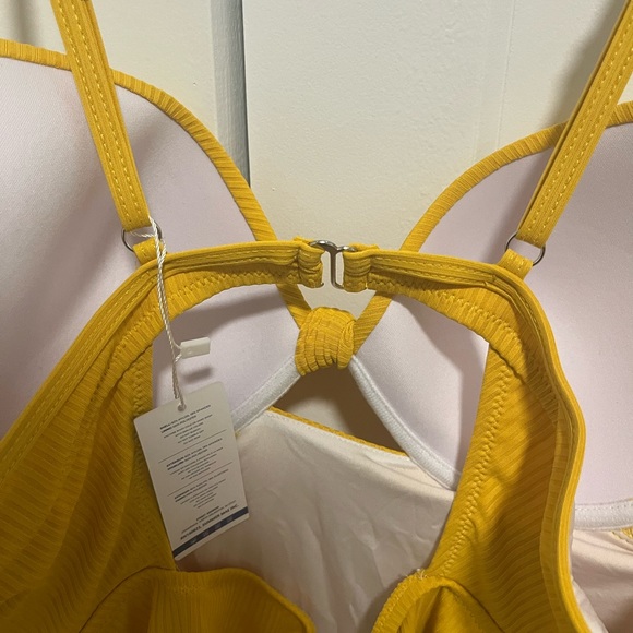 Swimsuit - Picture 3 of 5